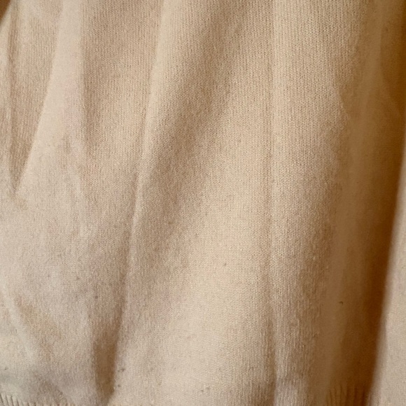 Neiman Marcus Cream Cashmere Turtleneck Sweater - Picture 3 of 7